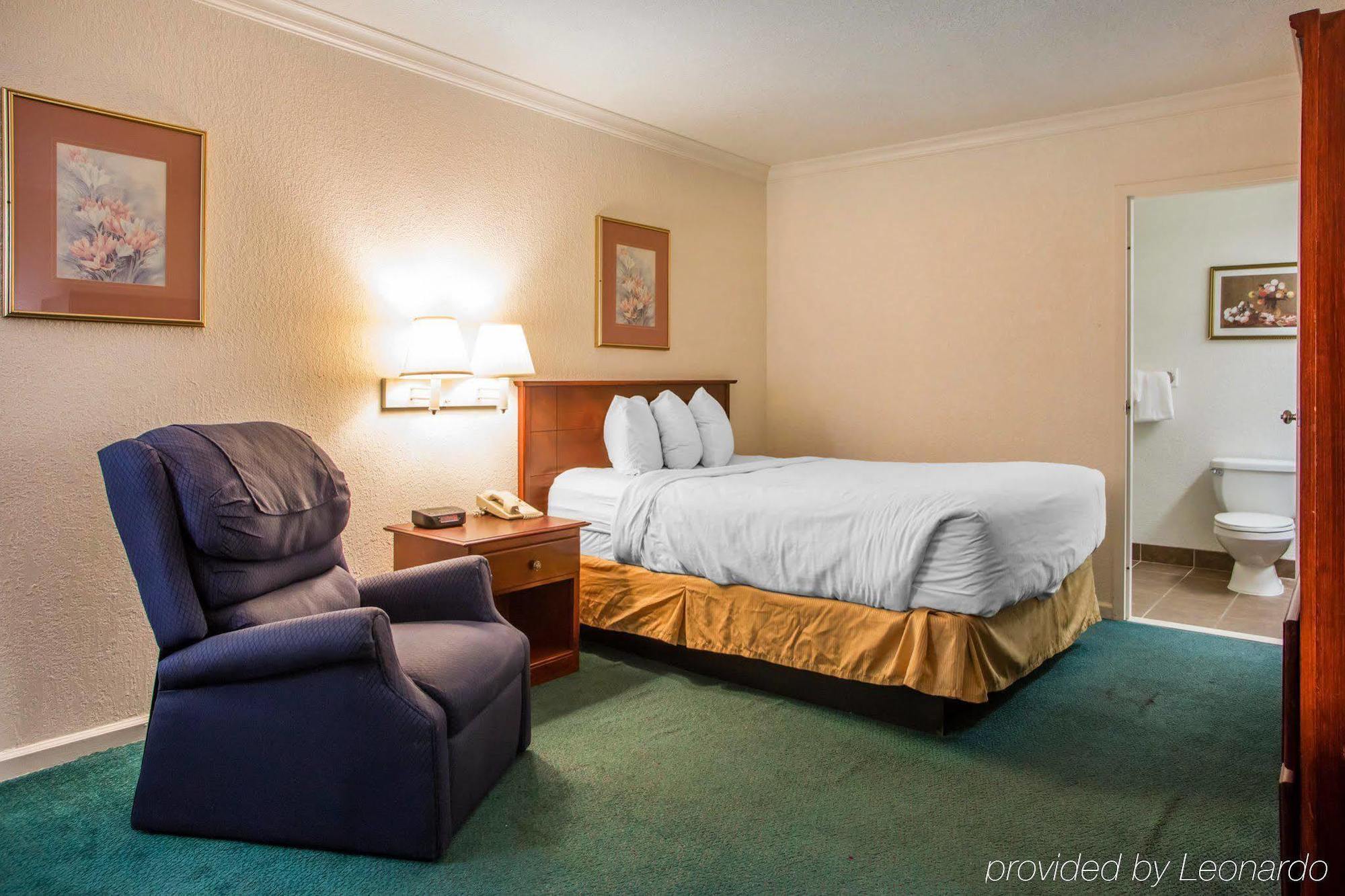 Hometowne Studios By Red Roof Egg Harbor-Atlantic City Airport エッグ・ハーバー・タウンシップ エクステリア 写真