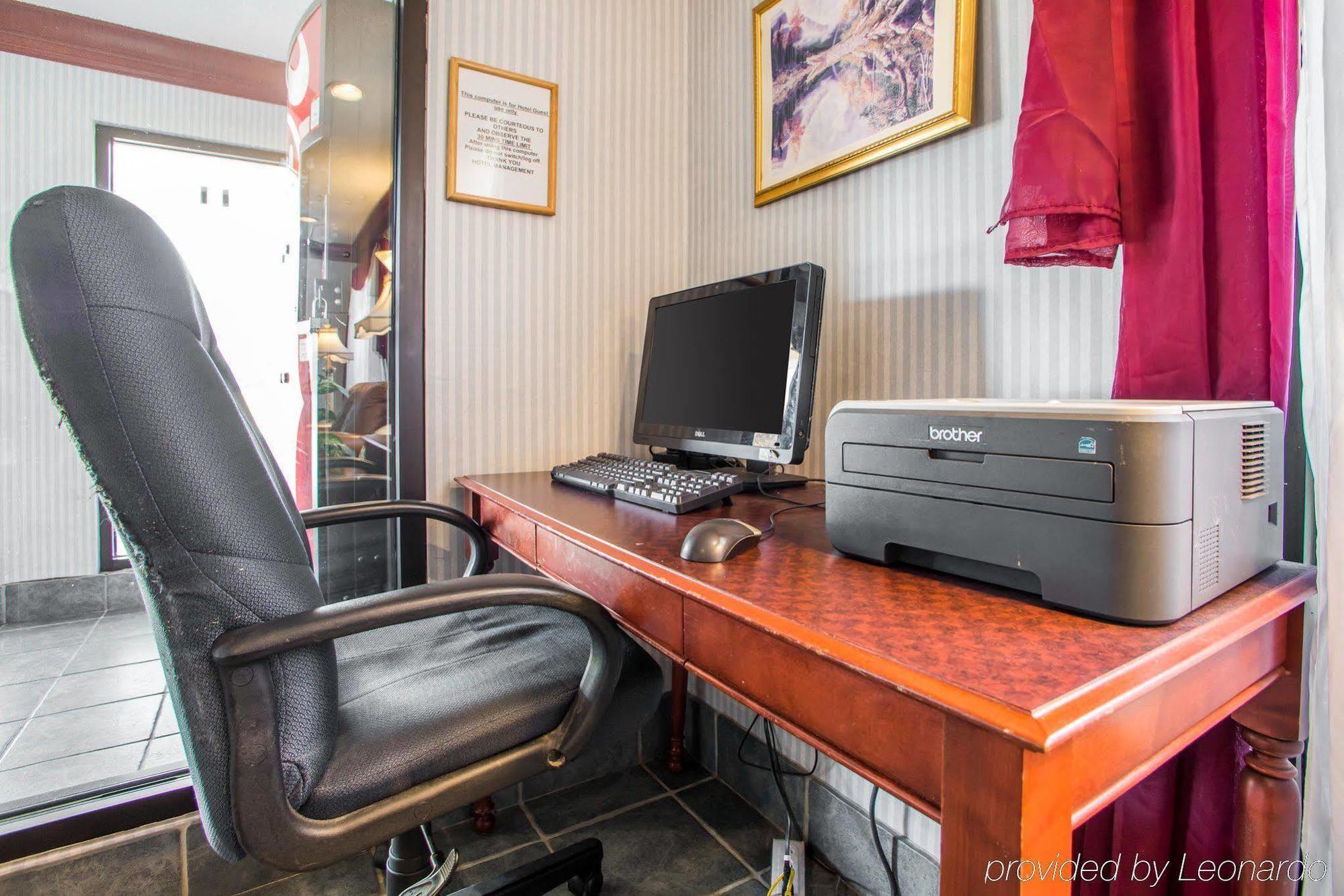 Hometowne Studios By Red Roof Egg Harbor-Atlantic City Airport エッグ・ハーバー・タウンシップ エクステリア 写真